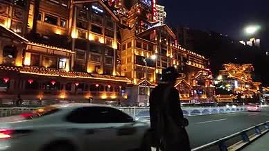 旅行重庆拍摄洪崖洞视频视频的预览图